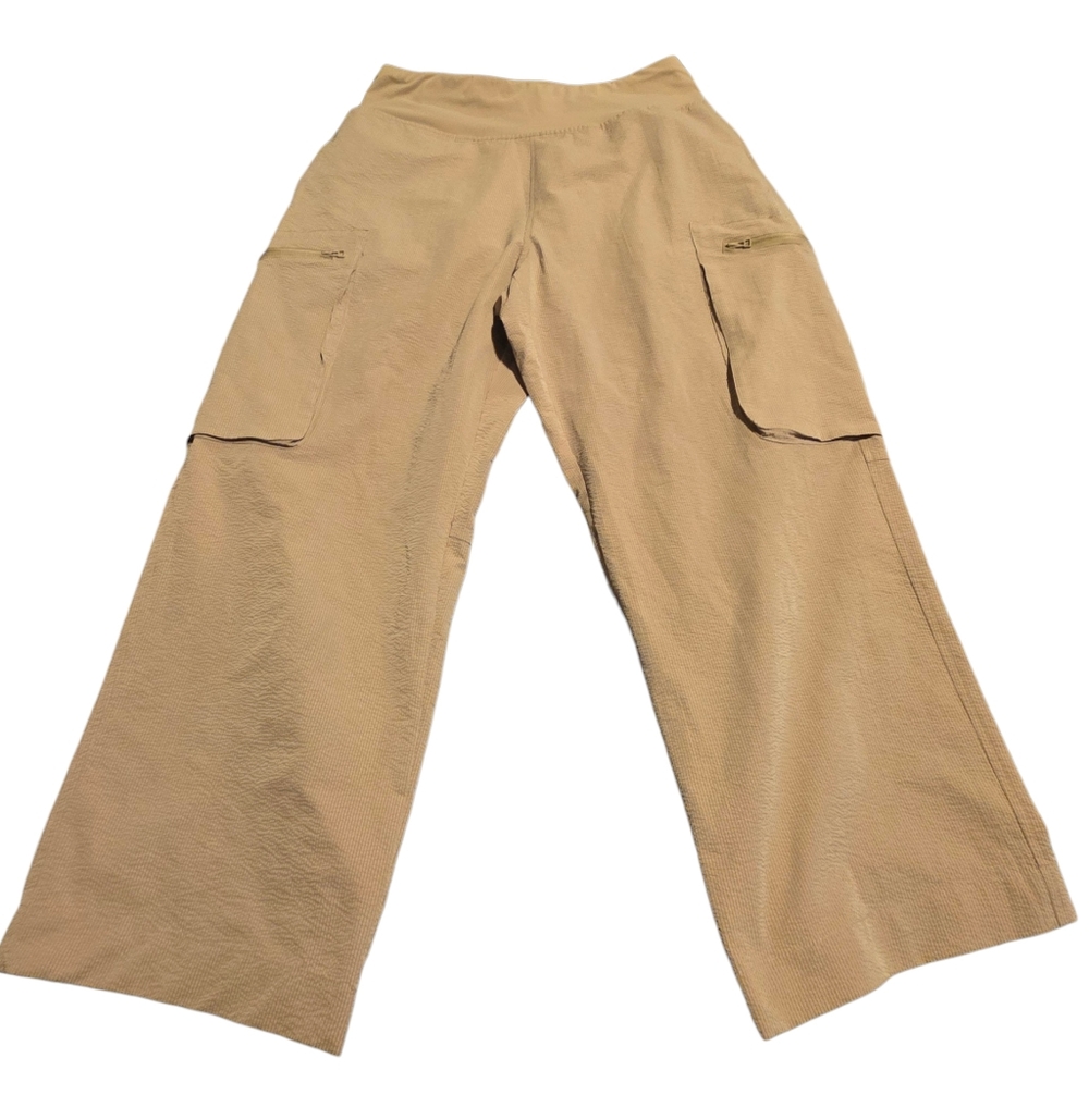 Sage Collective Tan Ribbed Lightweight Capri Cargo Pants Zip Pockets Size M EUC